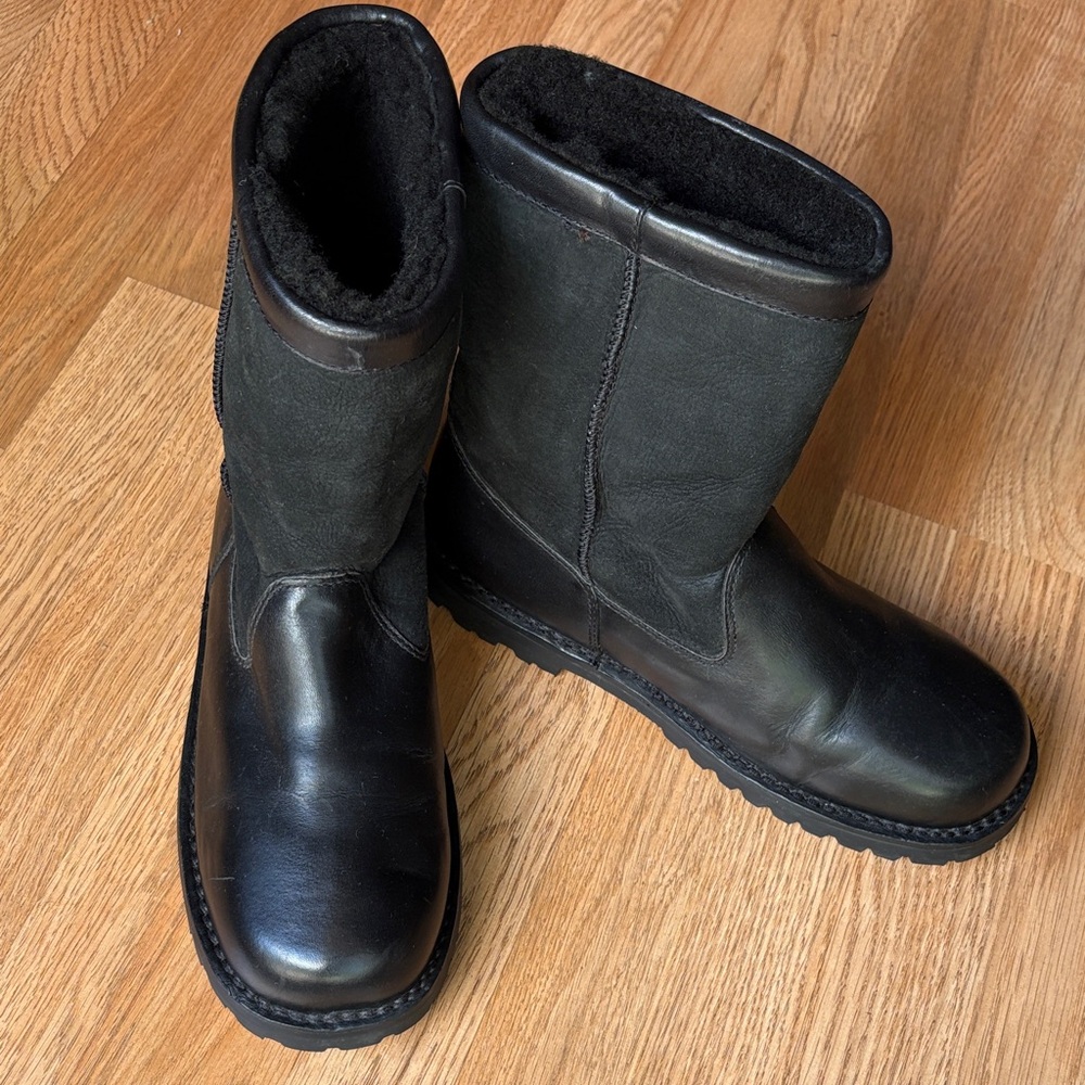 Ugg boots winter warm shearling  black leather lug soles men's sz 10 EU43